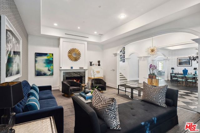1600 Clear View Drive,  CA: https://media.crmls.org/mediaz/eabcbecf-aa3c-44d2-b5a9-97ffdc12b0b8.jpg