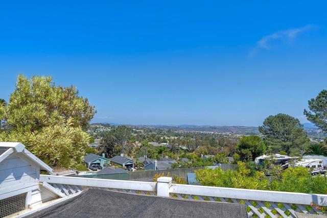 1782 E Pointe Avenue, Carlsbad CA: https://media.crmls.org/mediaz/eabce40c-716b-4701-ae5b-41bcc06ff218.jpg