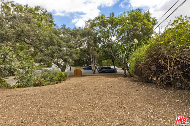 Drew Fenton | 271 Beloit Avenue Los Angeles CA | MLS: 7455926