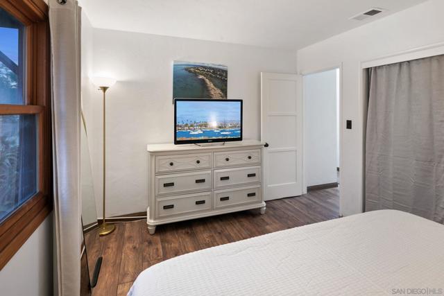 4407 Dakota Drive, San Diego CA: https://media.crmls.org/mediaz/eabd437c-822d-4ee6-bbbc-7ebcb0795e66.jpg