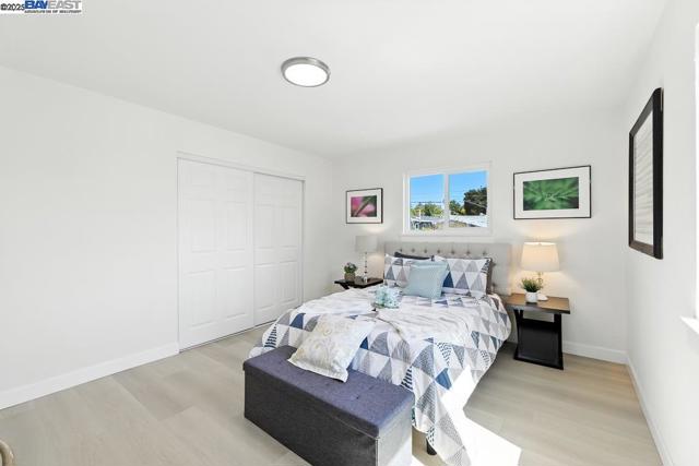 1739 E 22Nd St, Oakland CA: https://media.crmls.org/mediaz/eabd5af9-ee25-46a5-b0de-afb47c6552bc.jpg