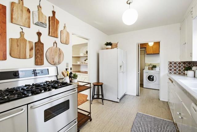 2854 Albatross Street, San Diego CA: https://media.crmls.org/mediaz/eabd732b-36f1-4aa8-b43f-5163e4169dc8.jpg