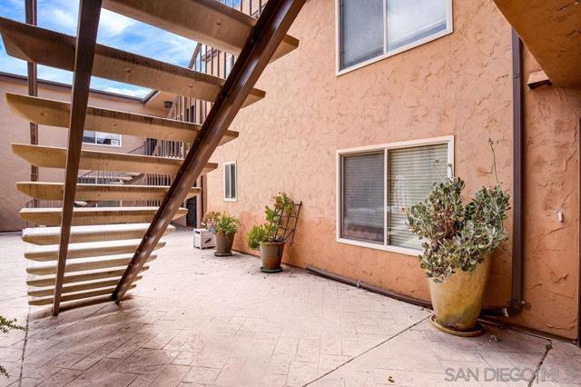 Image 3 of 25 For 4737 34th St  Unit #7
