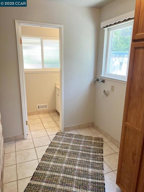 109 Scotts Chute Ct, Richmond CA: https://media.crmls.org/mediaz/eabd9e85-8af9-45be-a035-18b194dcbd00.jpg