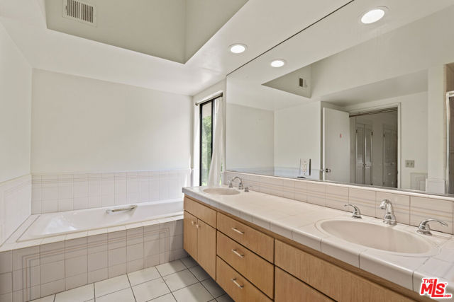 3740 Multiview Drive, Los Angeles CA: https://media.crmls.org/mediaz/eabe36bd-d768-4bd4-af7e-25ece1e59252.jpg