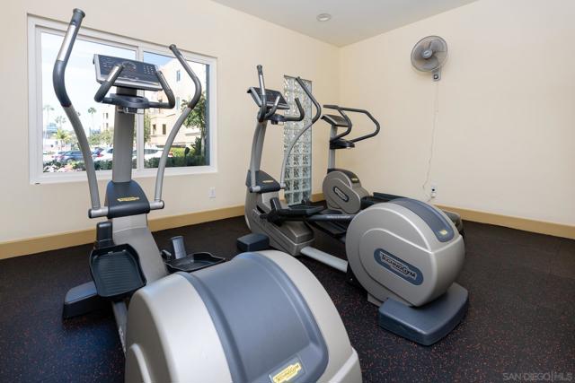 3550 Lebon Dr, San Diego CA: https://media.crmls.org/mediaz/eabe90b5-4cfe-4d9a-85ee-5f8a12c2c317.jpg
