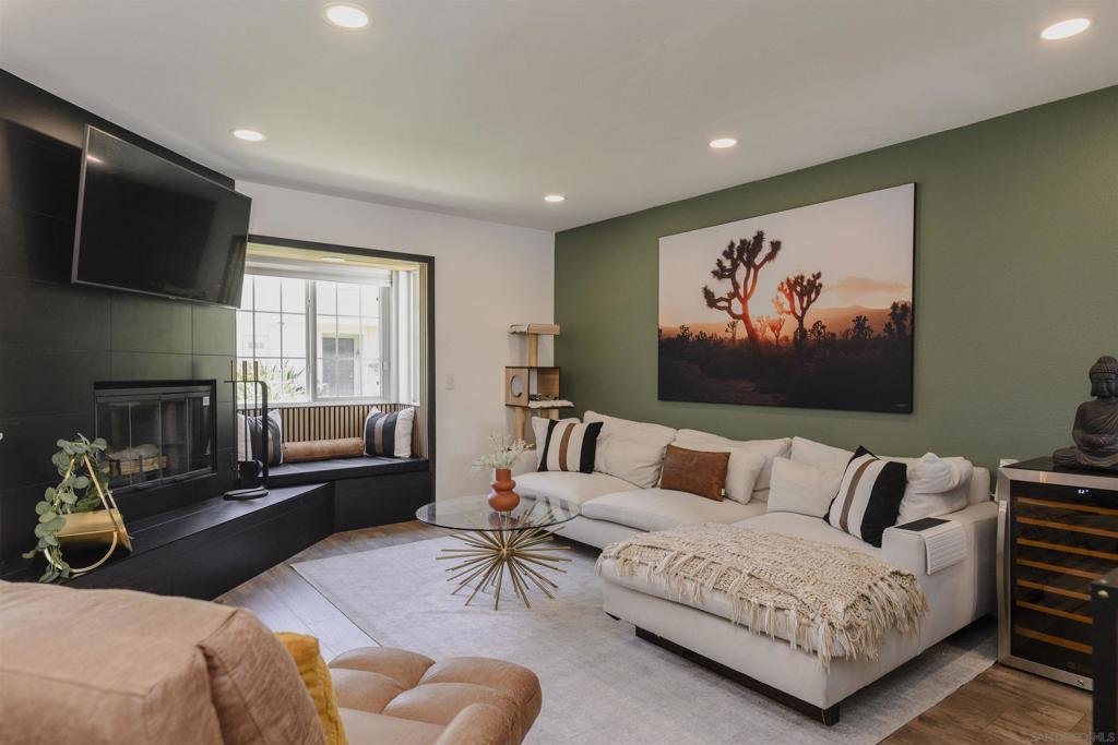 MLS #250033095SD img 5