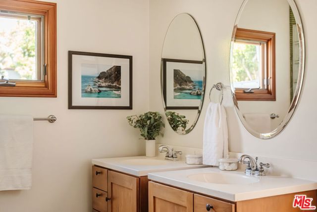 3735 Edenhurst Avenue, Los Angeles CA: https://media.crmls.org/mediaz/eabf23a4-4a13-43af-b06a-4c3cf724d187.jpg