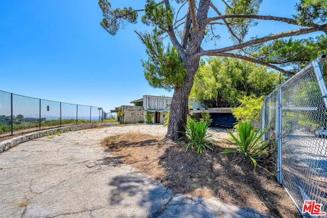 11287 Chalon Road, Los Angeles CA: https://media.crmls.org/mediaz/eabf2cd9-6b8a-4db2-8070-3dec3aa4d05f.jpg