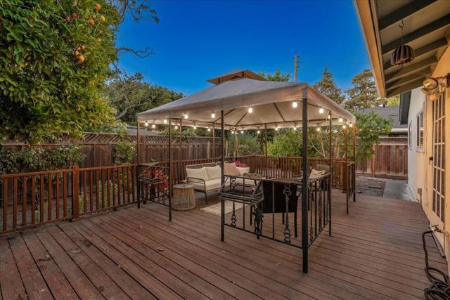 337 Roble Avenue, Redwood City CA: https://media.crmls.org/mediaz/eabfbf21-99bf-45c1-a777-7135e653086d.jpg