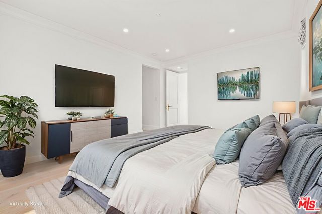 1153 S Clark Drive, Los Angeles CA: https://media.crmls.org/mediaz/eabfd6b4-700c-4521-a03d-d566f3c9021e.jpg