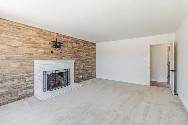 624 Filbert Street, Half Moon Bay CA: https://media.crmls.org/mediaz/eac1002f-74a7-417b-91f0-98ae59e859d8.jpg