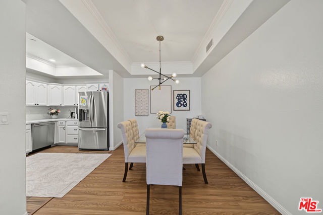 309 South Mariposa Avenue, 101 photo 6