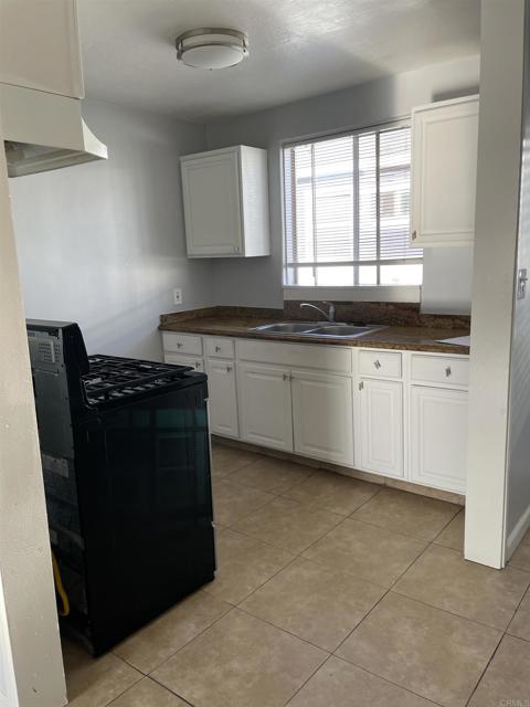 Detail Gallery Image 3 of 9 For 331 E 5th St, National City,  CA 91950 - 2 Beds | 1 Baths