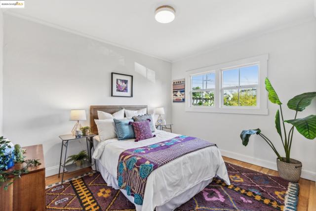 1350 Curtis St, Berkeley CA: https://media.crmls.org/mediaz/eac1d55b-0478-4549-b354-6aeef99eeb36.jpg