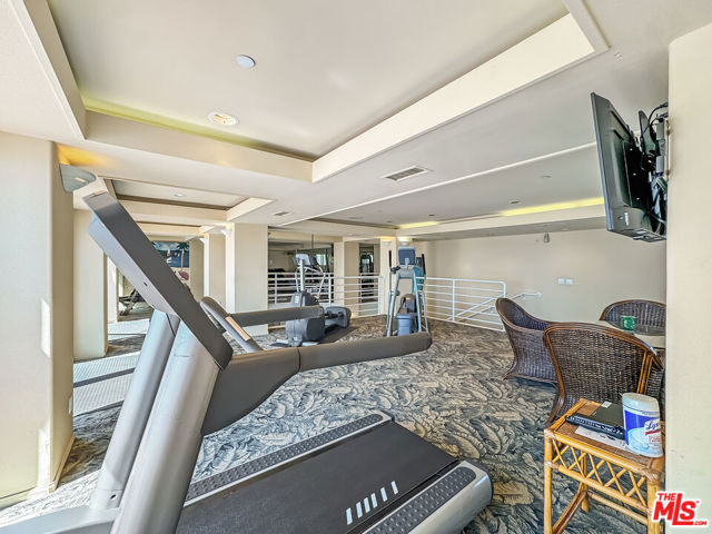 200 Pacific Coast Highway, Huntington Beach CA: https://media.crmls.org/mediaz/eac2102d-9e7a-4b7a-8272-8cd6e0bd8b1e.jpg