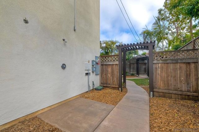 4790 Everts Street, San Diego CA: https://media.crmls.org/mediaz/eac24dae-8f54-4c64-ad67-8ccb377d21ab.jpg