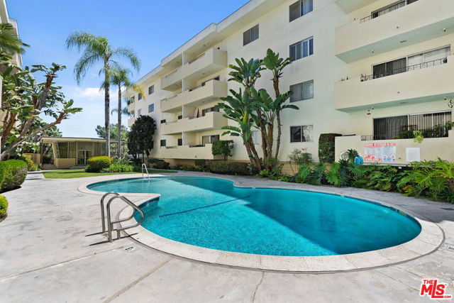 29641 S Western Avenue, Rancho Palos Verdes CA: https://media.crmls.org/mediaz/eac2a706-7c49-4dc7-9c3e-cca3059ca2e7.jpg