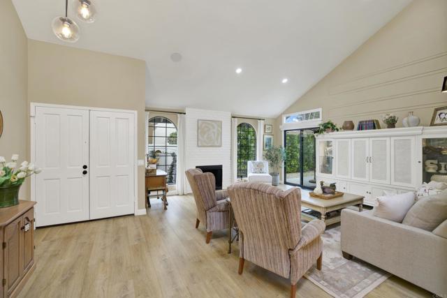 Detail Gallery Image 4 of 46 For 1251 Hatcreek Ct, Vista,  CA 92081 - 3 Beds | 2/1 Baths