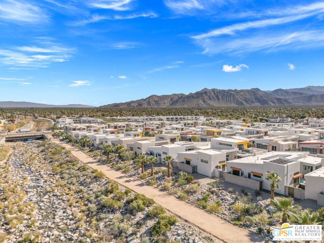190 Obsidian Loop, Palm Springs CA: https://media.crmls.org/mediaz/eac3ce71-31d8-4763-b8d2-9d6269638703.jpg