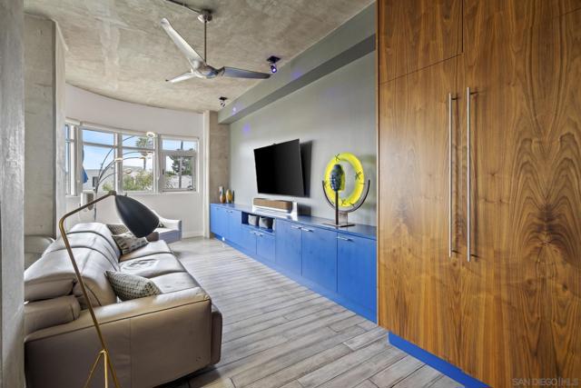 3740 Park Blvd, San Diego CA: https://media.crmls.org/mediaz/eac413b8-4351-4f4b-bc78-d4d34593543b.jpg