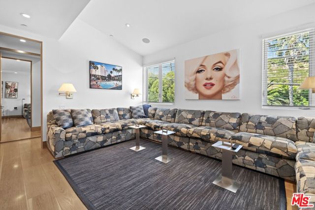 24380 Malibu Road, Malibu CA: https://media.crmls.org/mediaz/eac47df8-411f-44aa-9b2c-afc1e372ce01.jpg