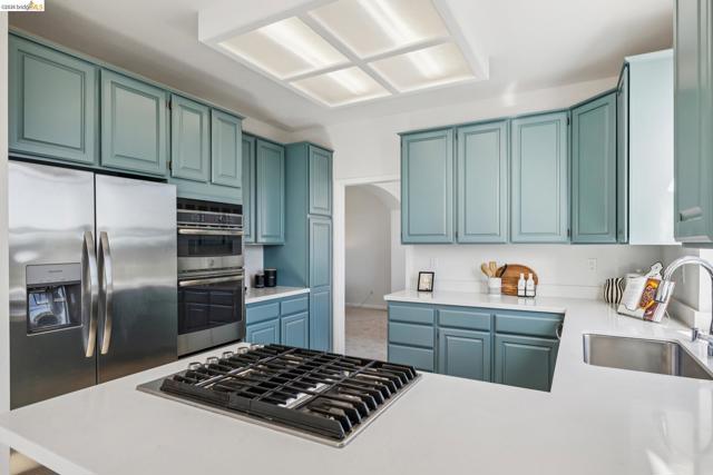 2004 Fries Ct, Martinez CA: https://media.crmls.org/mediaz/eac4a30a-fc44-469b-8959-7eef40458709.jpg