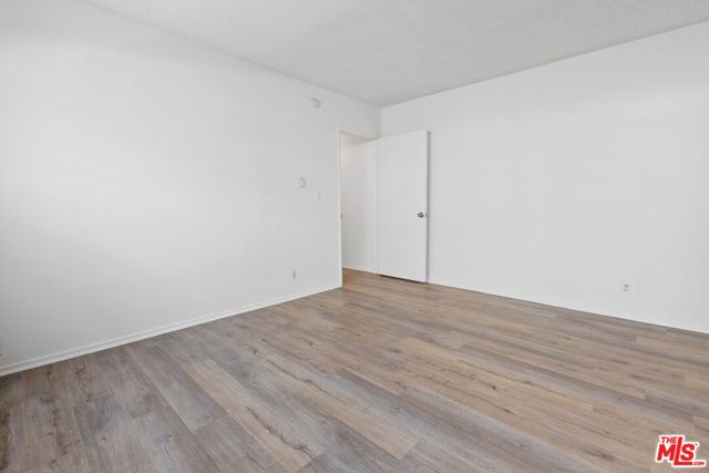 1852 Kelton Avenue, Los Angeles CA: https://media.crmls.org/mediaz/eac53254-11f2-4f09-8e0d-3b2de4a44499.jpg