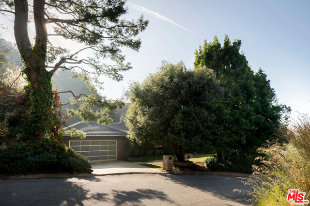 9410 Eden Drive photo 3