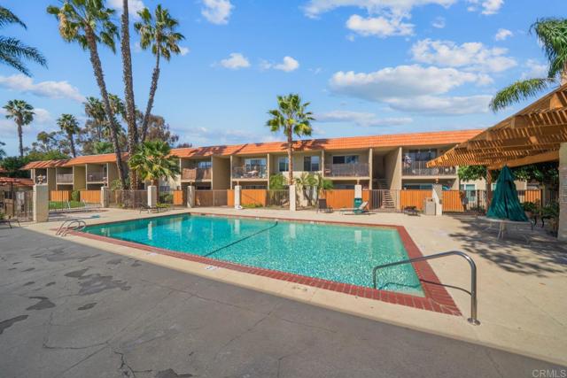 Detail Gallery Image 3 of 9 For 589 N Johnson Ave #120,  El Cajon,  CA 92020 - 2 Beds | 2 Baths