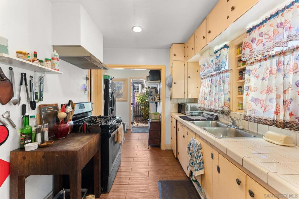 2327 Etiwanda Street - photo 9