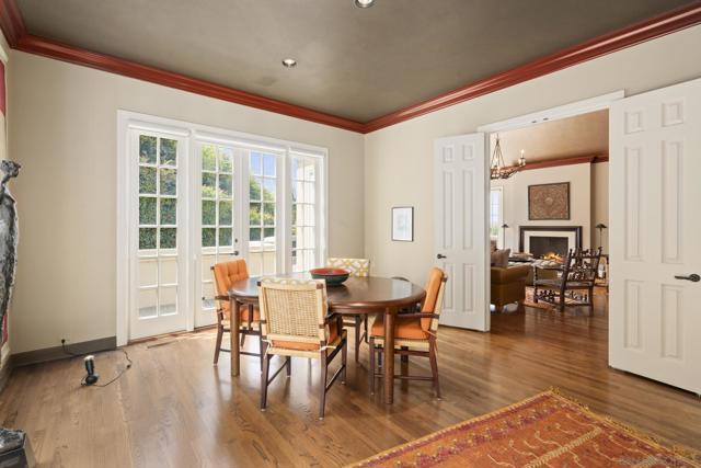 7612 Hillside Dr, La Jolla CA: https://media.crmls.org/mediaz/eac81f6d-f3f0-41f9-80c7-426962db2b03.jpg