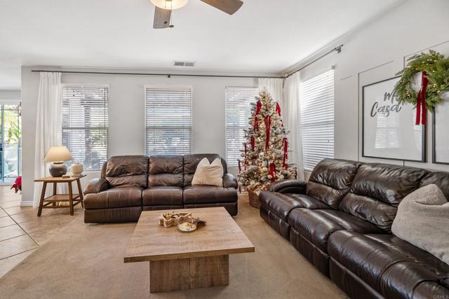 Detail Gallery Image 26 of 75 For 561 Chesterfield Cir, San Marcos,  CA 92069 - 4 Beds | 3 Baths