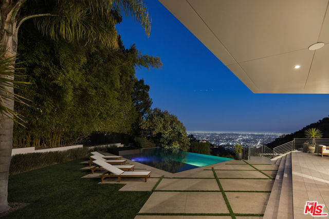 1895 Rising Glen Road, Los Angeles CA: https://media.crmls.org/mediaz/eac8d351-21d8-4fe1-bfd6-a254098b5aeb.jpg