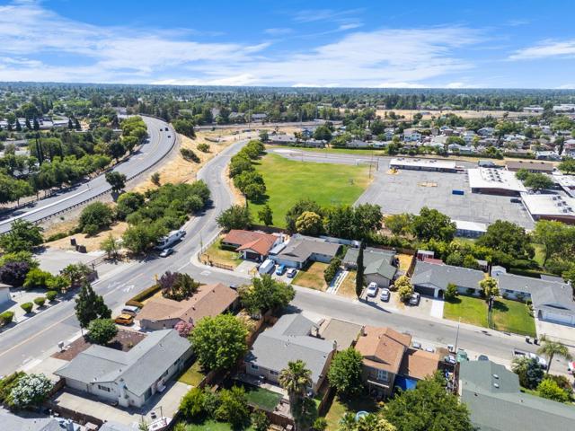 4165 Ernestine Way, North Highlands CA: https://media.crmls.org/mediaz/eac96790-a036-4ef5-b399-aea9eb78db2a.jpg