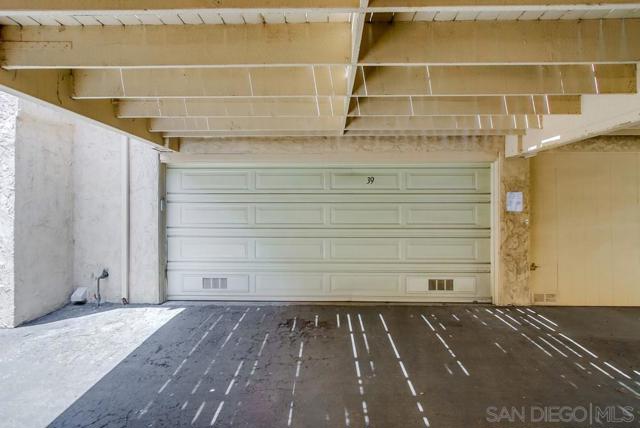 3268 Via Marin, La Jolla CA: https://media.crmls.org/mediaz/eac9b138-8b87-4472-8c46-9c632dfacdfe.jpg