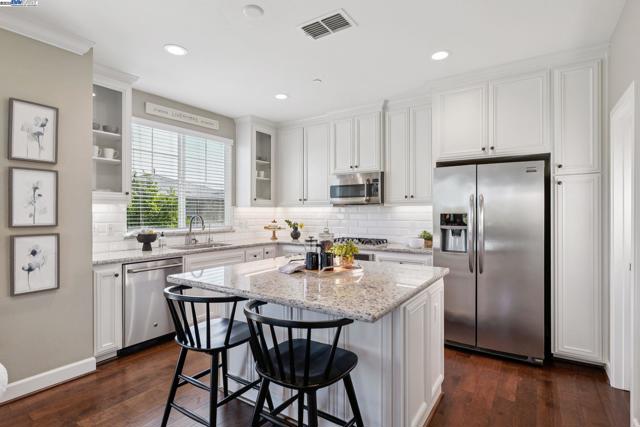 389 Basswood Cmn, Livermore CA: https://media.crmls.org/mediaz/eac9fc64-56fe-4d15-8b11-59a6ec56bb99.jpg