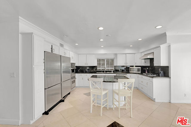 1131 S Swall Drive, Los Angeles CA: https://media.crmls.org/mediaz/eaca4e99-c0b0-4af3-a955-580694cc4b13.jpg