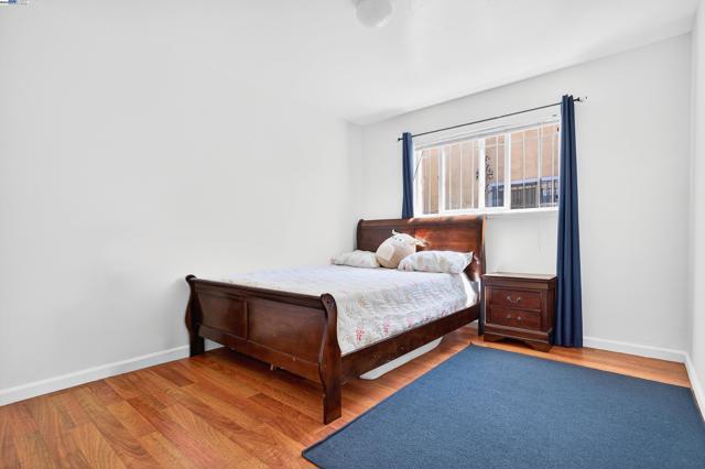 4300 Berk Ave, Richmond CA: https://media.crmls.org/mediaz/eacaa955-9a22-4330-b788-fe07d2d66e86.jpg