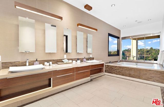 1018 Stradella Road, Los Angeles CA: https://media.crmls.org/mediaz/eacab1b4-a266-4220-bacb-cf814098d3f7.jpg