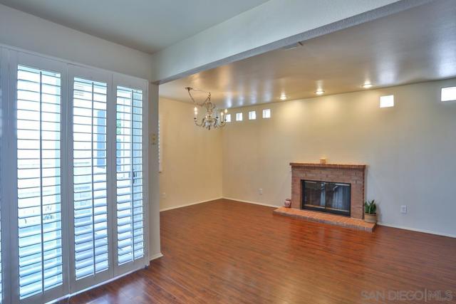 327 61st STREET, San Diego CA: https://media.crmls.org/mediaz/eacbdf65-47e5-4dd4-90b5-840897b90e6f.jpg