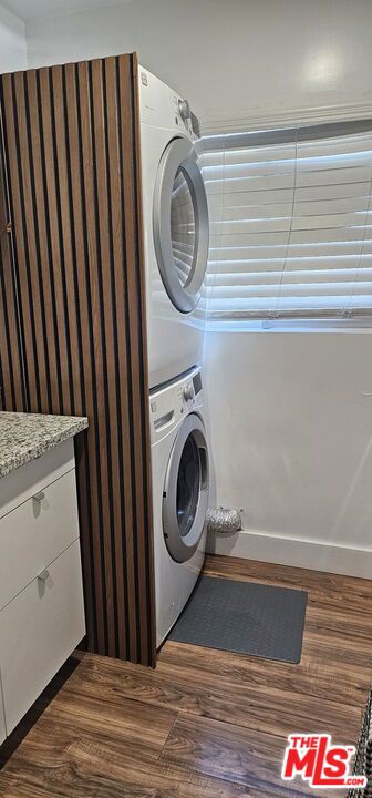 24242 Pine Street, Newhall CA: https://media.crmls.org/mediaz/eacc0f93-0e15-4708-8b67-0b2b74fc3c4a.jpg