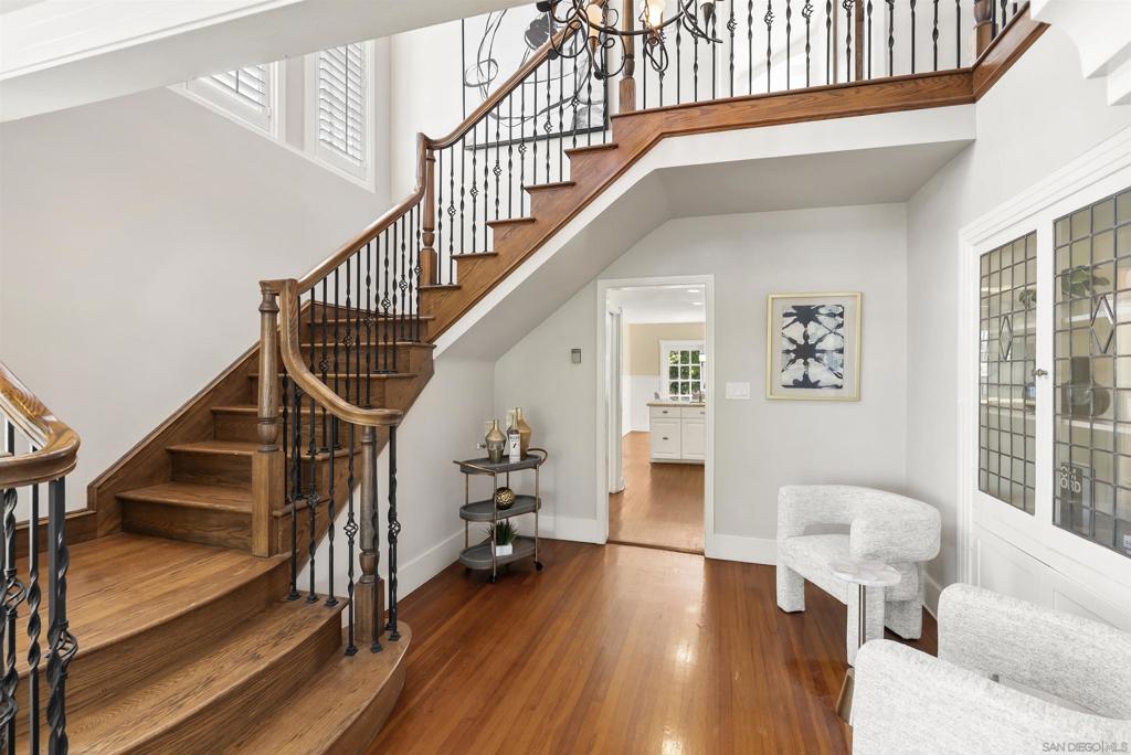 921 Court Way - photo 13