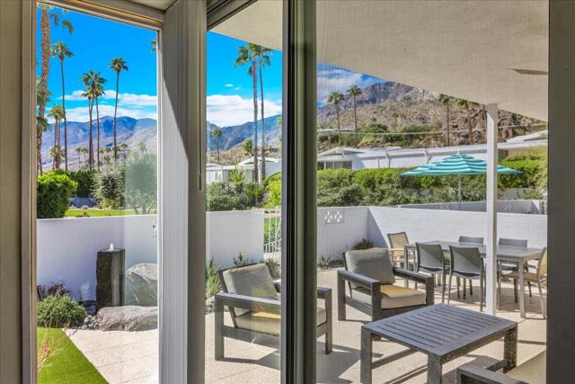 211 E Canyon Vista Drive, Palm Springs CA: https://media.crmls.org/mediaz/eace5357-4d05-4203-b1f1-5b5c65084049.jpg