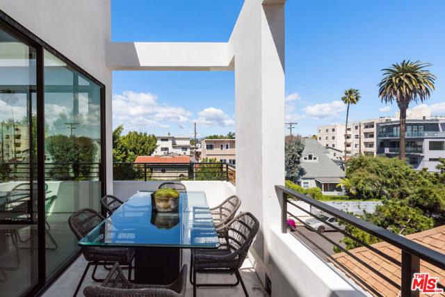1176 Nelrose Avenue B Venice, California Beautiful new construction townhouse in Venice! Don't miss out on this 1,721 sq. ft middle unit home which has everything anyone could ever ask for. Located 1.4 miles from the beach and 1/2 mile to the infamous Abbott Kinney. The kitchen boasts top shelf Bertazzoni appliances and beautiful custom cabinets. Private elevator which opens to each floor inside the unit. If that weren't enough, the home also has a private patio off the living area large enough for a dining table to enjoy with guests. Third room does not have a closet. The Kinney on Nelrose, masterfully designed by GIBBS Architects. Don't wait this will go quick!
