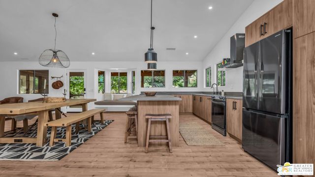 53655 Annie Oakley Road, Pioneertown CA: https://media.crmls.org/mediaz/eacf10da-e4fa-4c04-8493-636717ed3f82.jpg