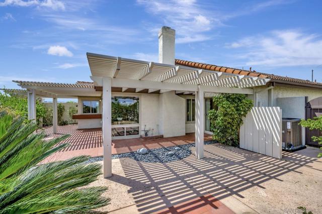 12880 Circulo Dardo, San Diego CA: https://media.crmls.org/mediaz/ead00877-8b9e-41bc-89f8-eb1082281a0a.jpg