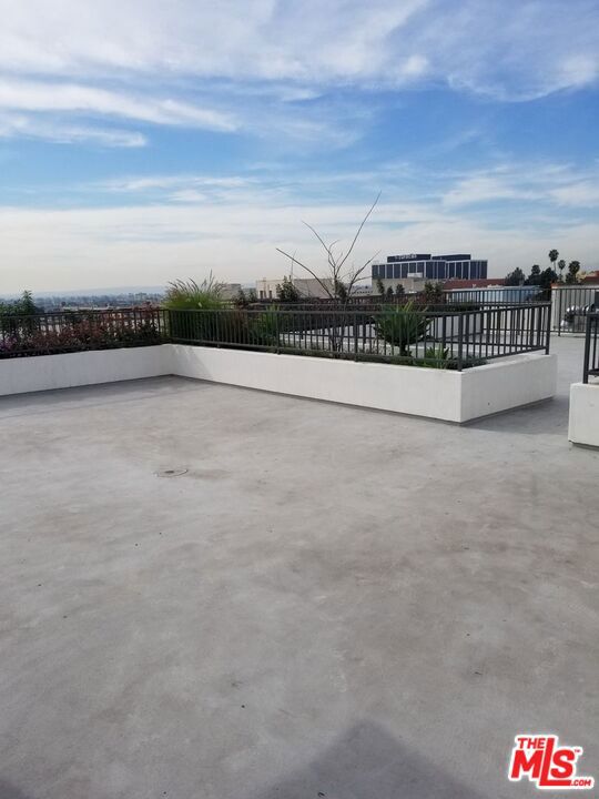 744 Hartford Avenue, Los Angeles CA: https://media.crmls.org/mediaz/ead02ea6-d316-40b7-bce3-3df74a37da5b.jpg