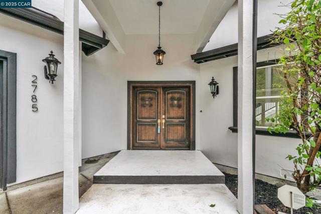 2785 Butters Dr, Oakland CA: https://media.crmls.org/mediaz/ead204fd-0f78-4855-92c4-482d8fbb784d.jpg
