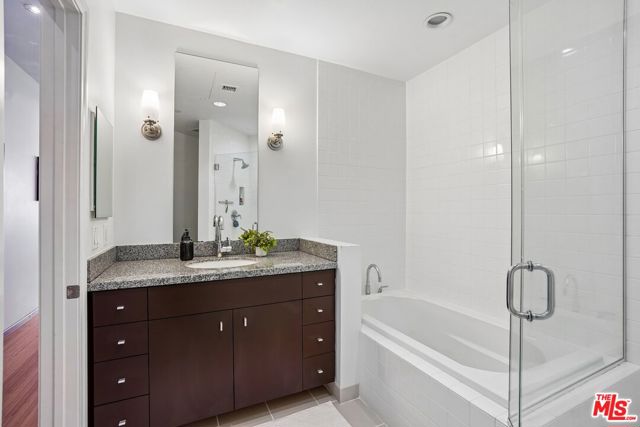 1100 Wilshire Boulevard, 2105 photo 22